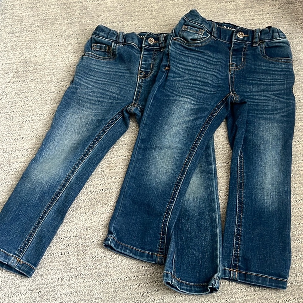 2 pairs of cat& jack jeans